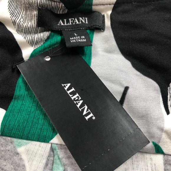 🆕 Alfani falling leaves cap sleeve blouse - Picture 5 of 10
